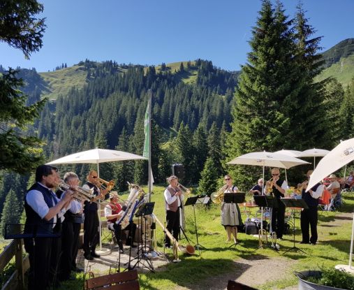 Zünftig auf der Alm (c) Grassauer Blechbläser Ensemble, © Grassauer Blechbläser Ensemble