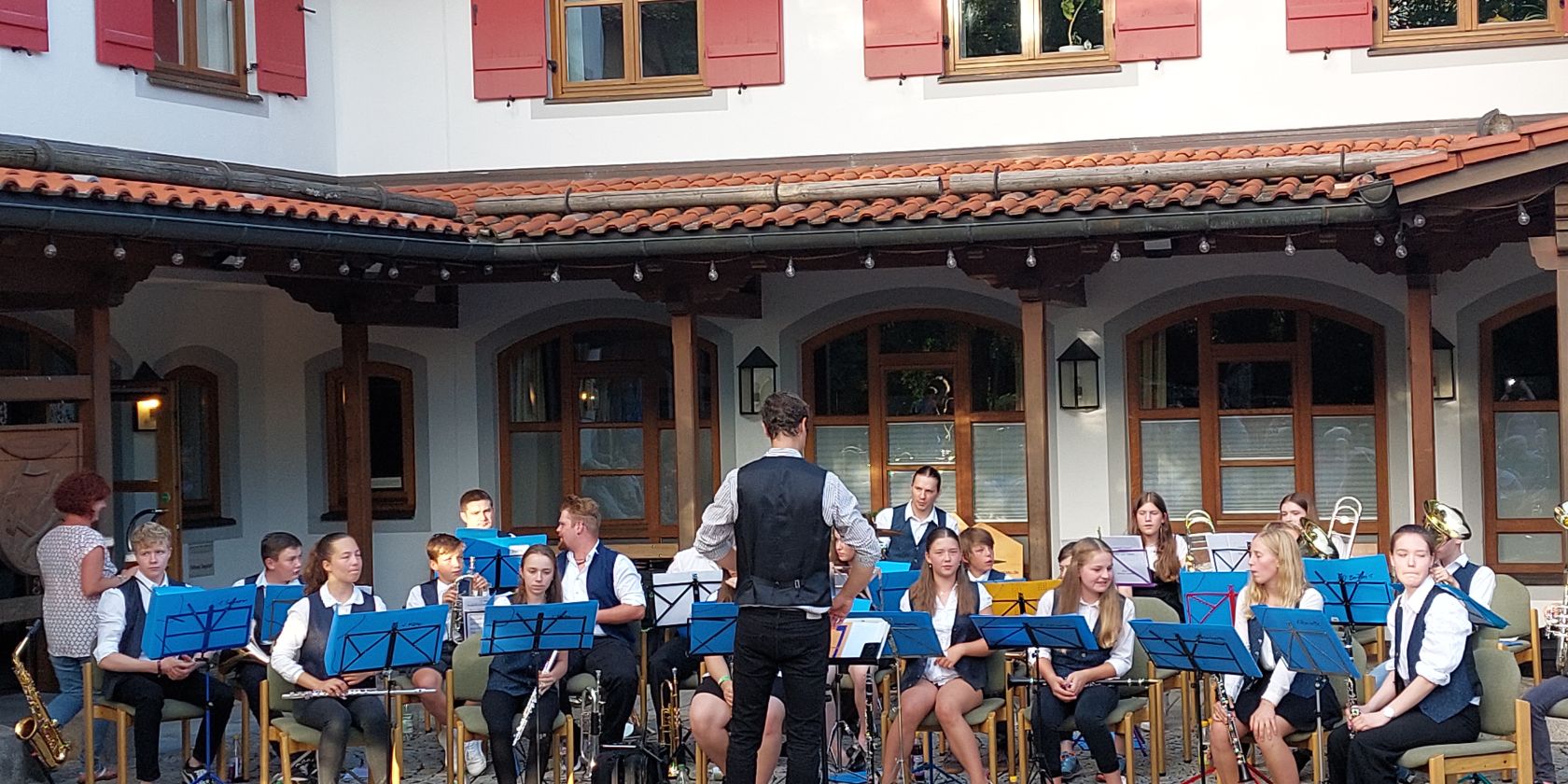 musikalischer-sommerabend-13072022-jugendkapelle-und-gtev-siegsdorf-havel-ok-2_1