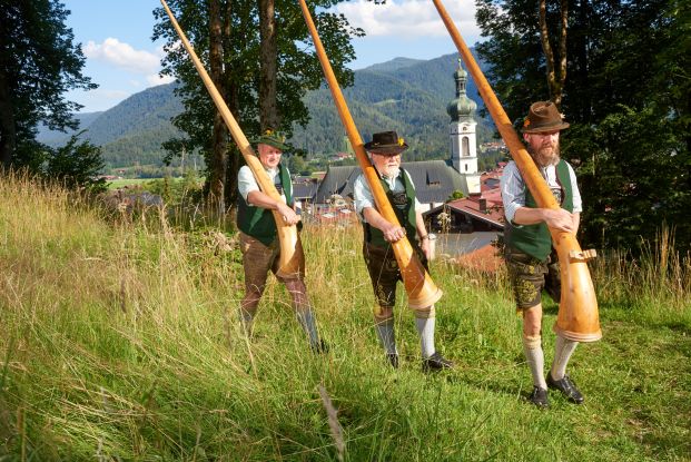 3 Alphornblaeser, © Markus Schmuck