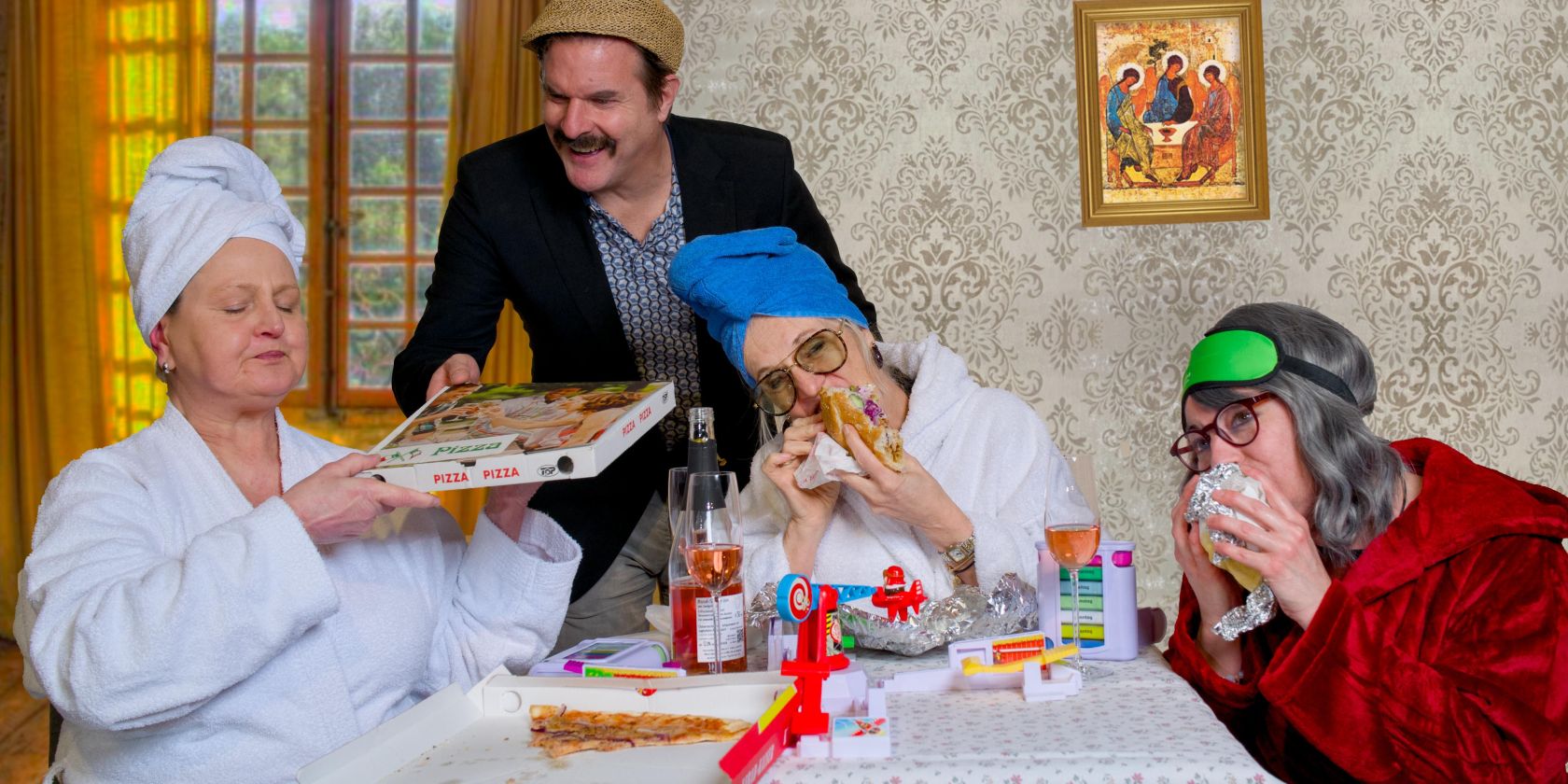 Die_scheinheilige_Dreifaltigkeit, &copy; Theaterverein