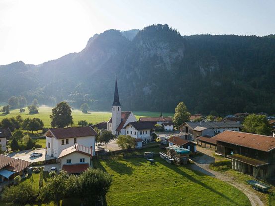 Die Oberwössner Kirche, © Wolfgang Ehn | Achental Tourismus