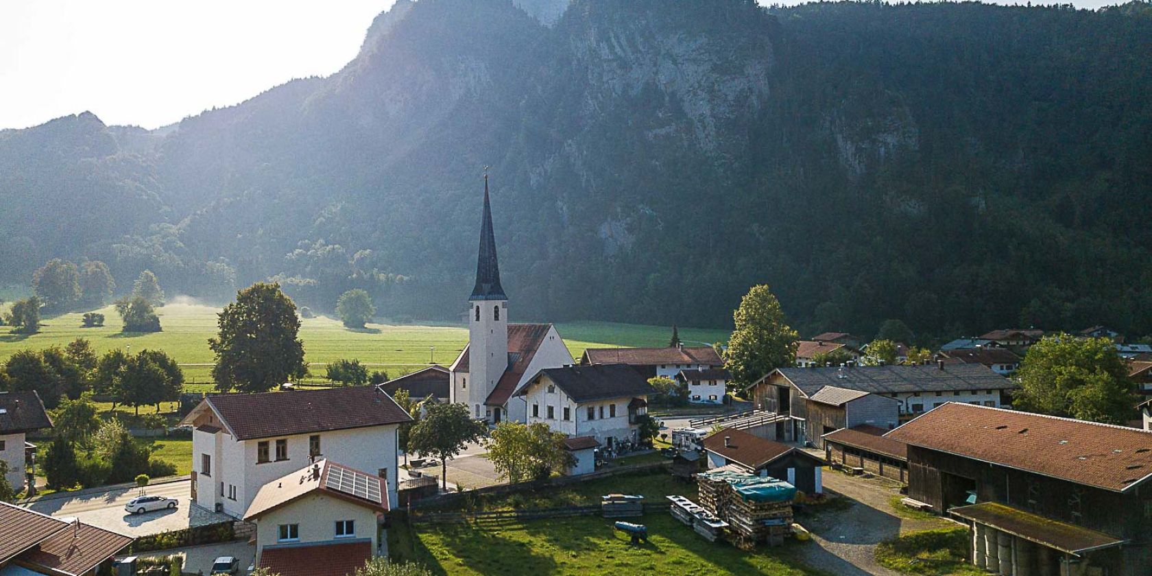 Die Oberwössner Kirche, © Wolfgang Ehn | Achental Tourismus