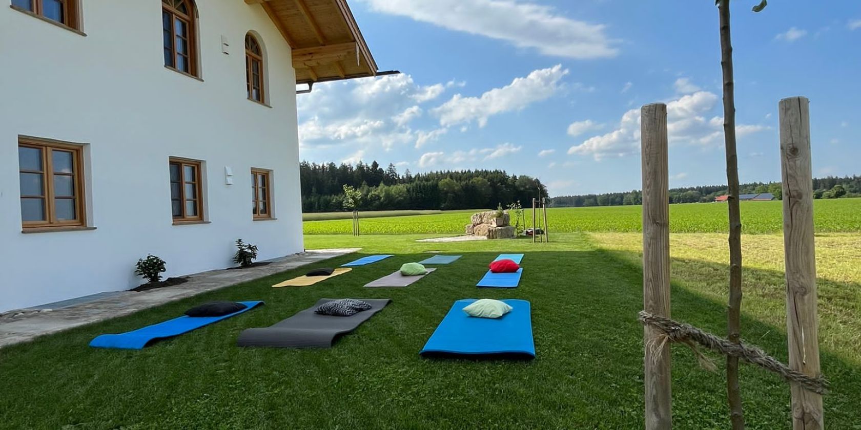 Yoga beim Esterer Hof draußen, © Michael Gschwendtner