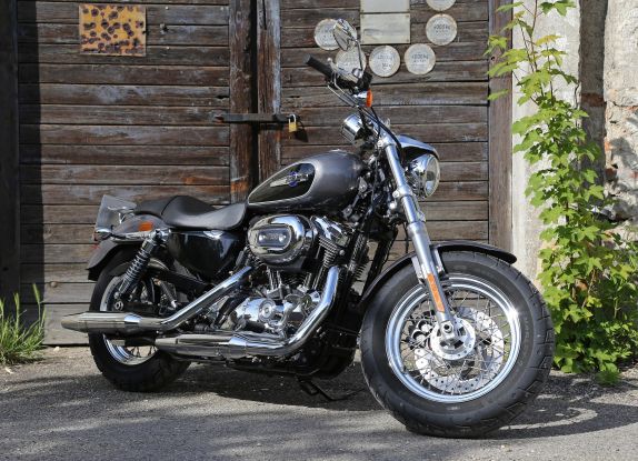 motorcycle, &copy; Pixabay