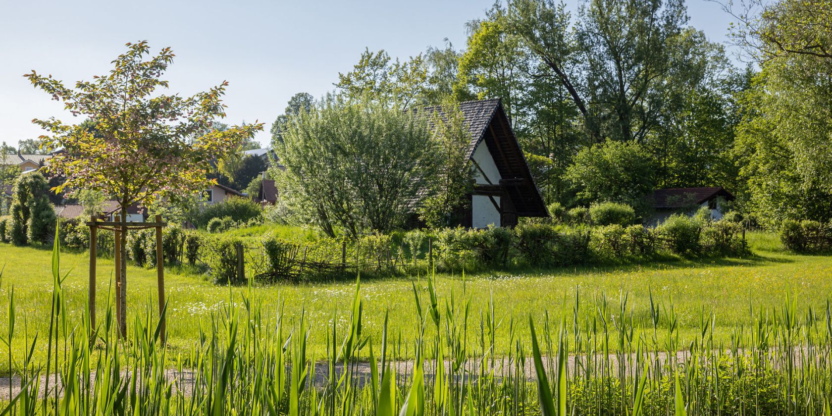 Baiuvarenhaus im Waginger Kurpark, © Tourist-Info Waginger See / Richard Scheuerecker